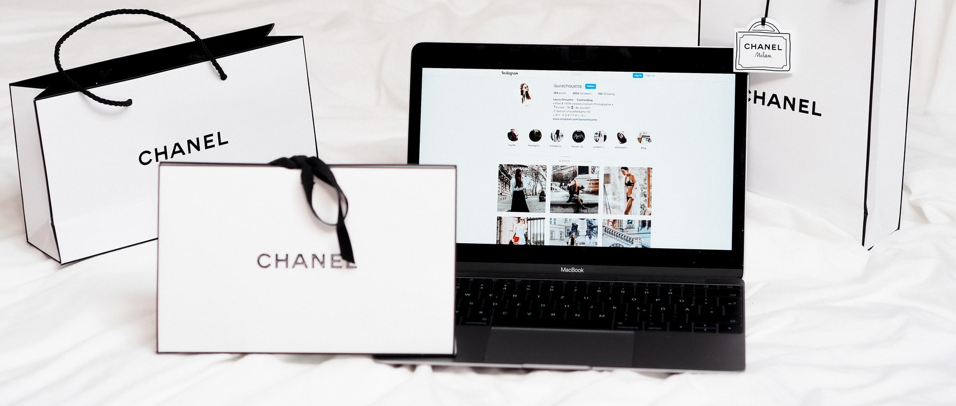 custom livestream shopping solution